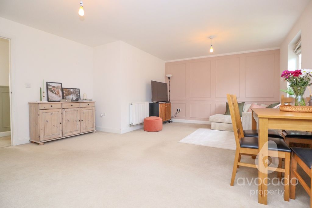 Property photo 3 of 8 4539598