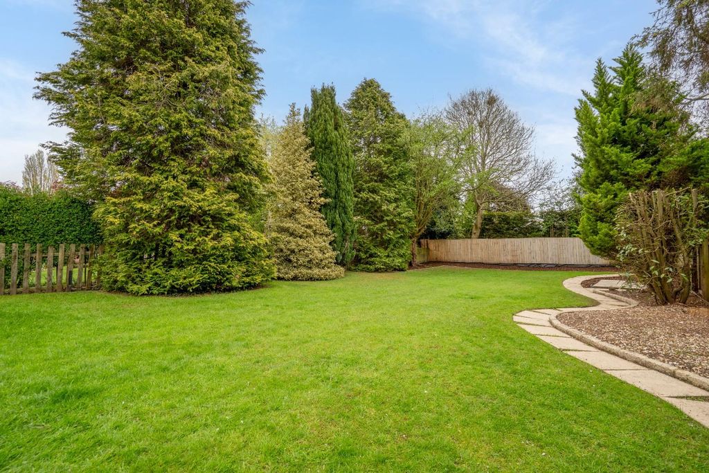 Property photo 2 of 30 Garden