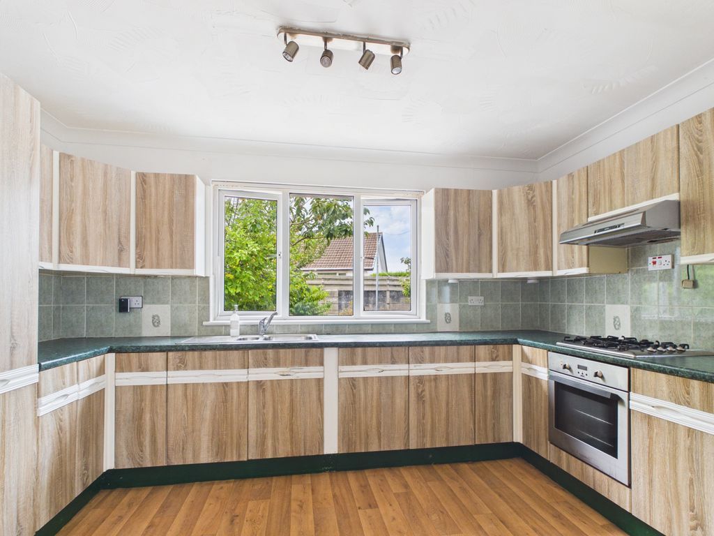 Property photo 2 of 15 Kitchen