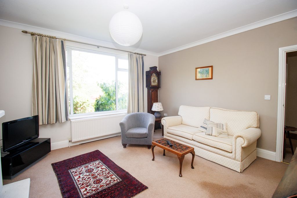 Property photo 2 of 28