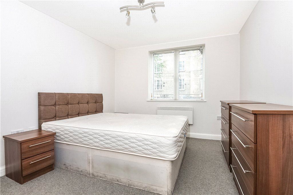 Property photo 3 of 9 Bedroom