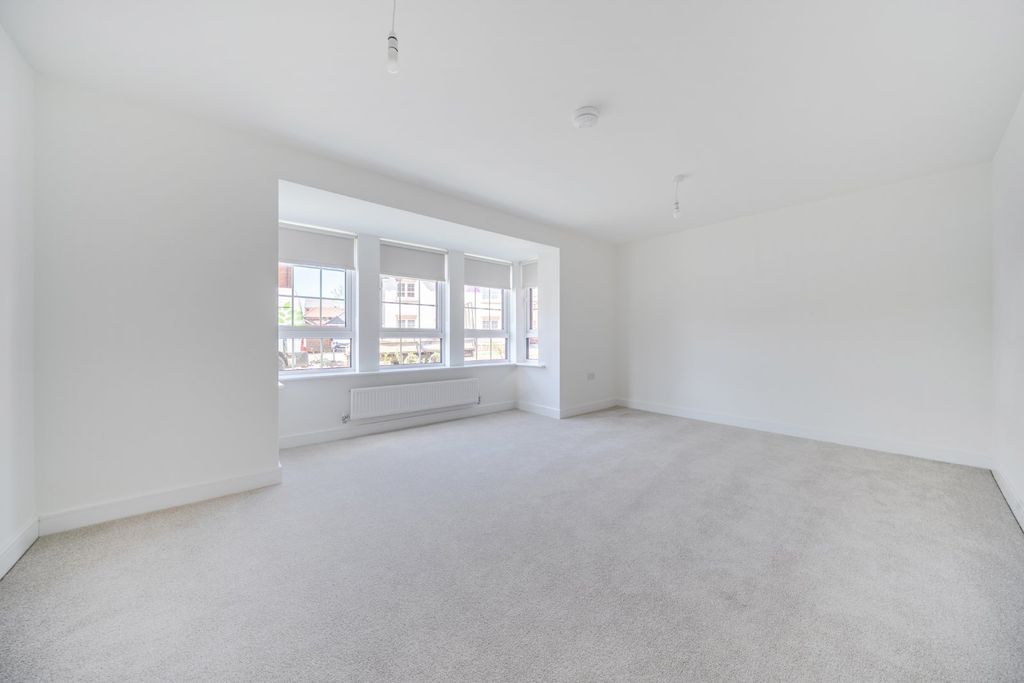 Property photo 3 of 16 Picture No. 02