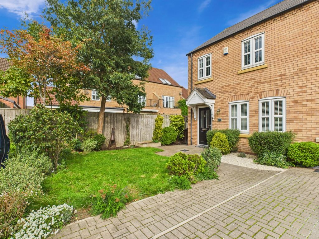 Property photo 1 of 10 4559162