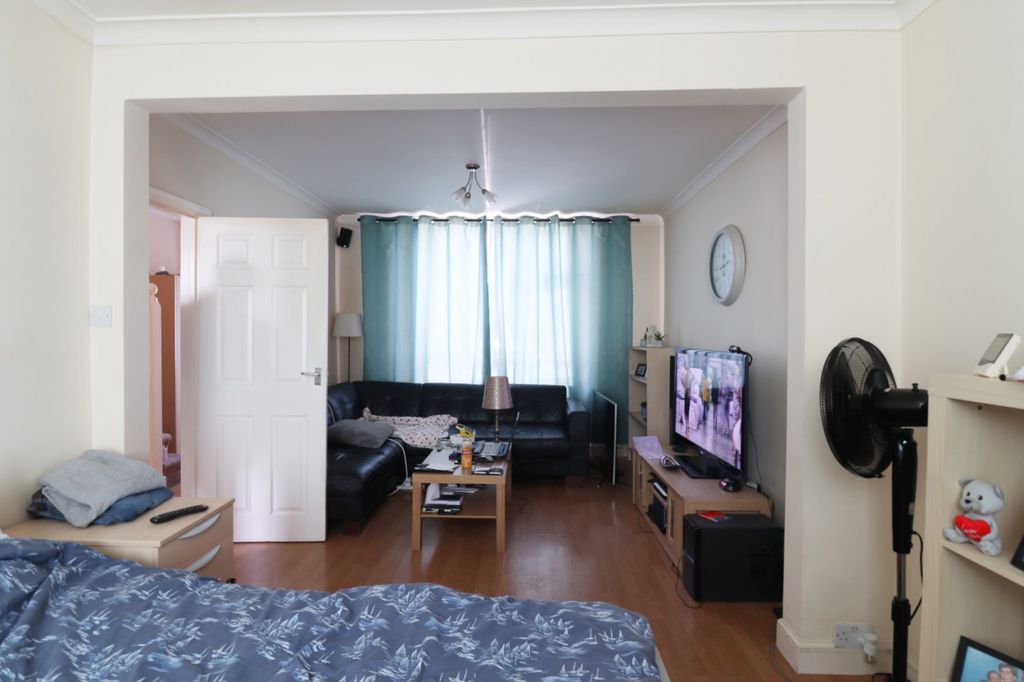 Property photo 2 of 12 Gallery