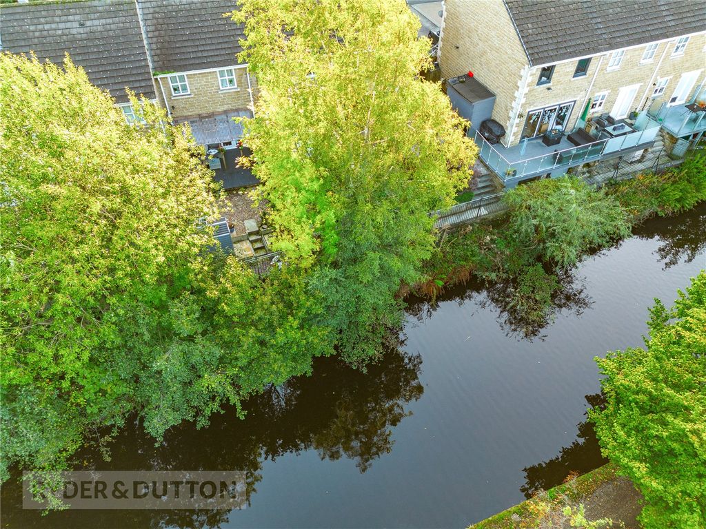 Property photo 3 of 22 Canal To Rear