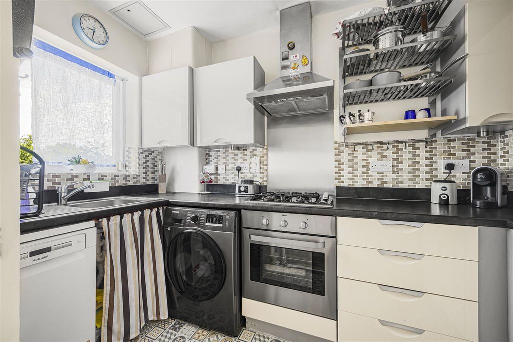 Property photo 3 of 15 Kitchen