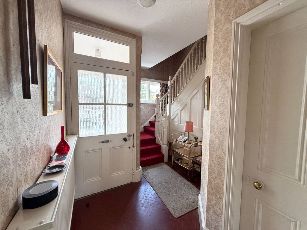 Property photo 2 of 21