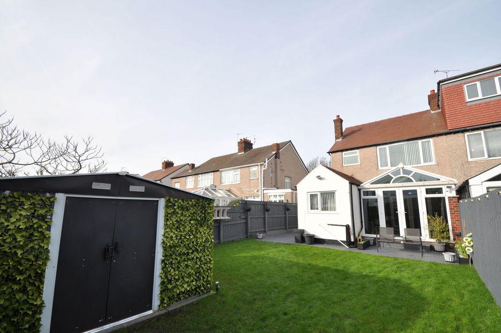 Property photo 2 of 44