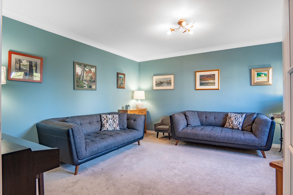 Property photo 2 of 47