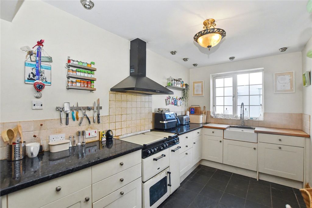 Property photo 3 of 24 Picture No. 30