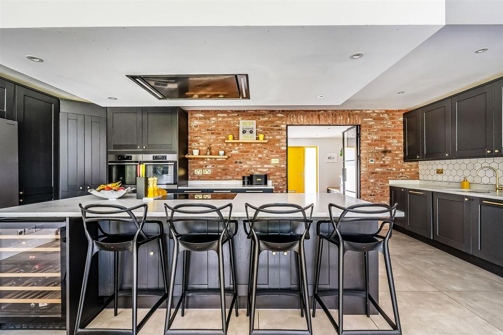 Property photo 3 of 26 .Fiona-Close-16.Jpg