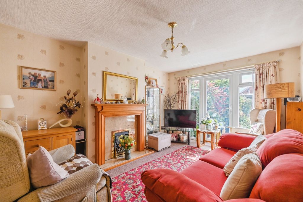 Property photo 2 of 17