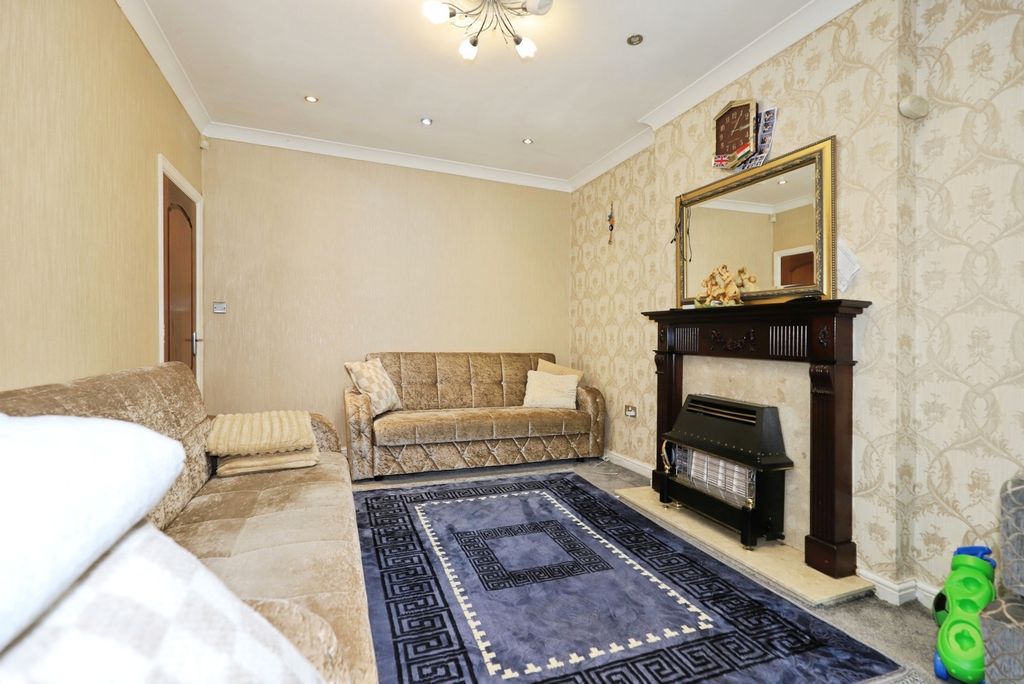 Property photo 3 of 20 Pbox-Img.Jpg