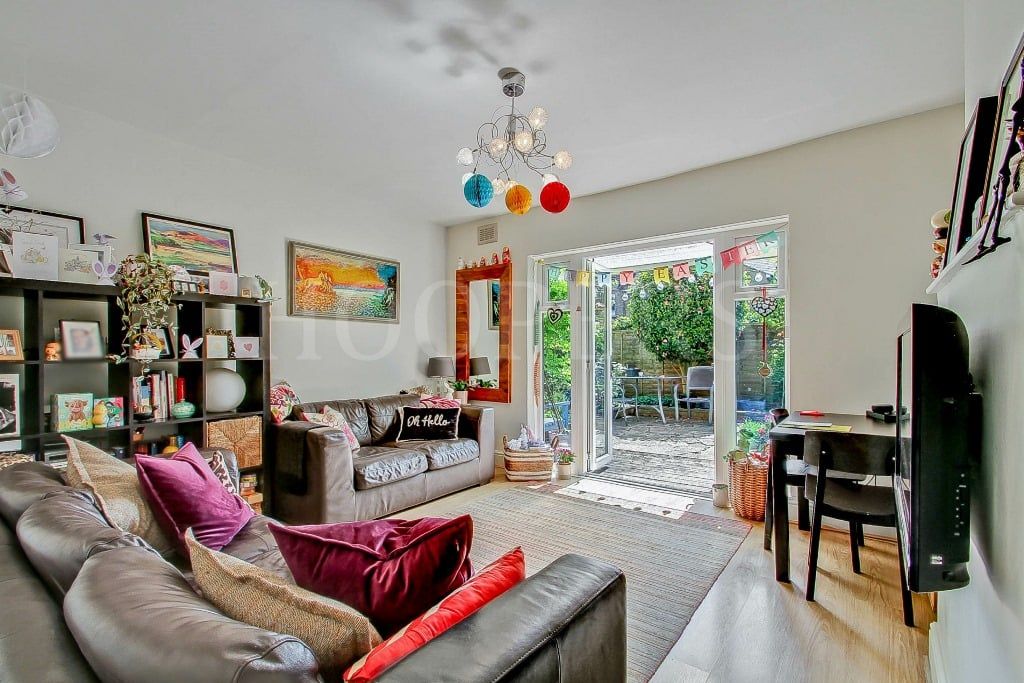 Property photo 2 of 11