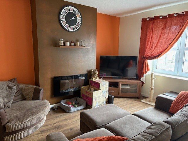 Property photo 2 of 11 Living Room