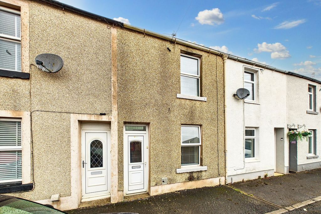 Property photo 2 of 13