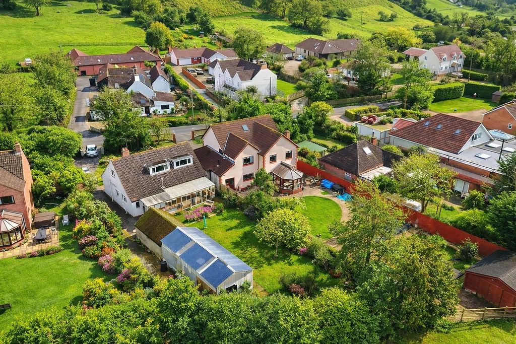 Property photo 3 of 24