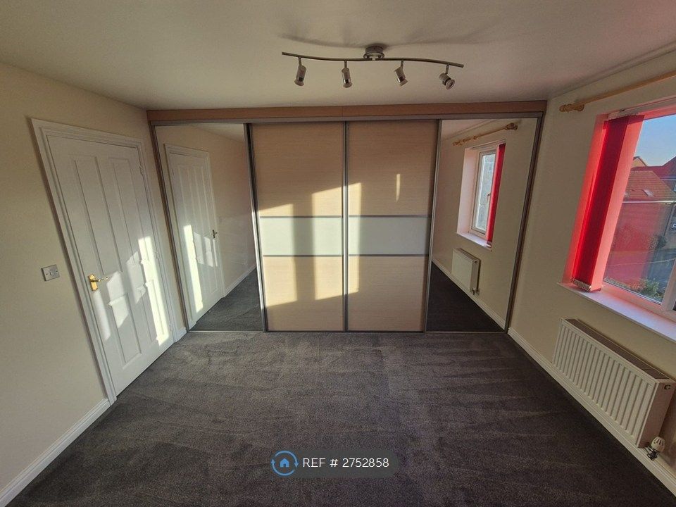 Property photo 3 of 34