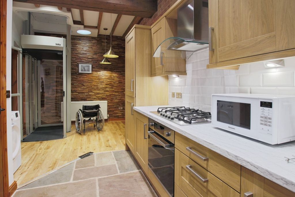 Property photo 2 of 13 5022374