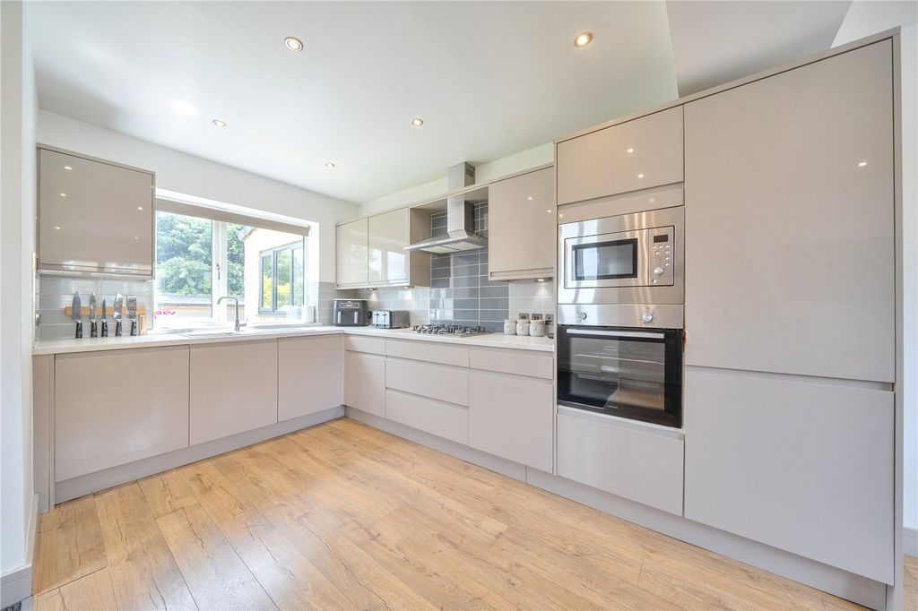 Property photo 3 of 17 Kitchen Diner
