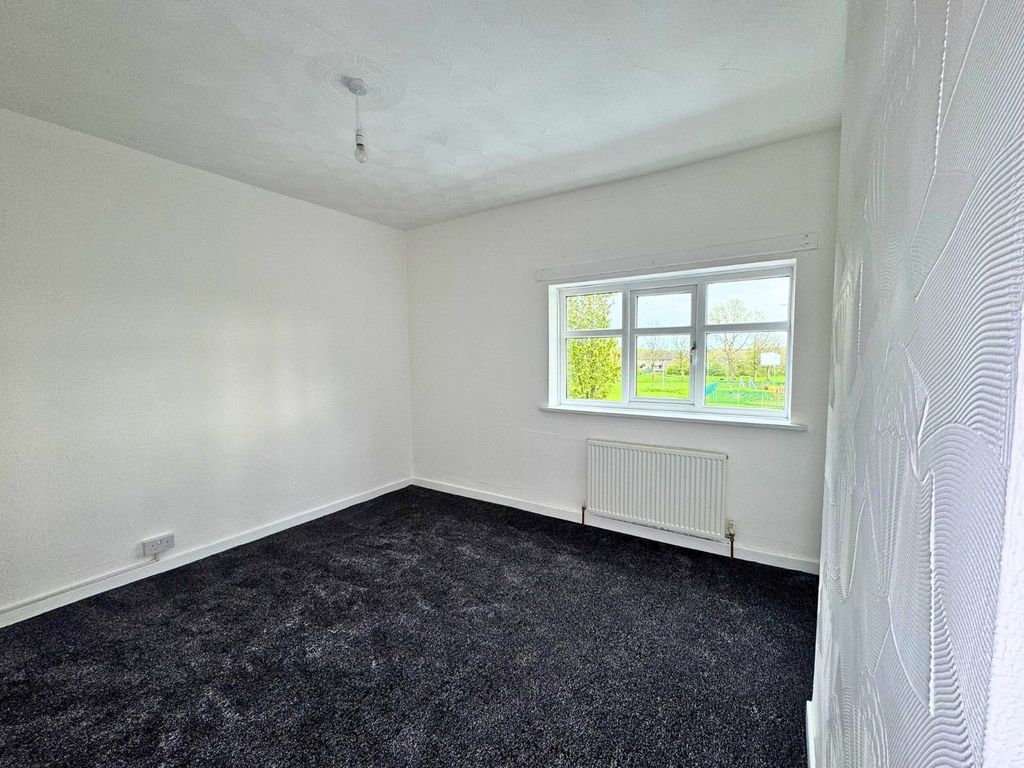 Property photo 3 of 17 Gallery