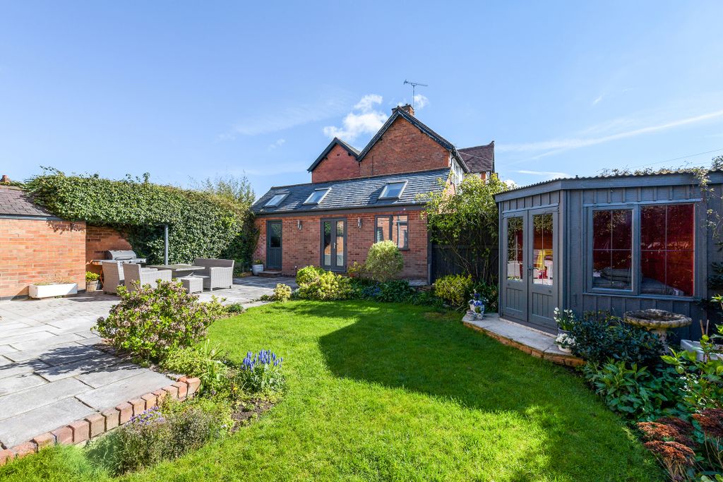 Property photo 2 of 19