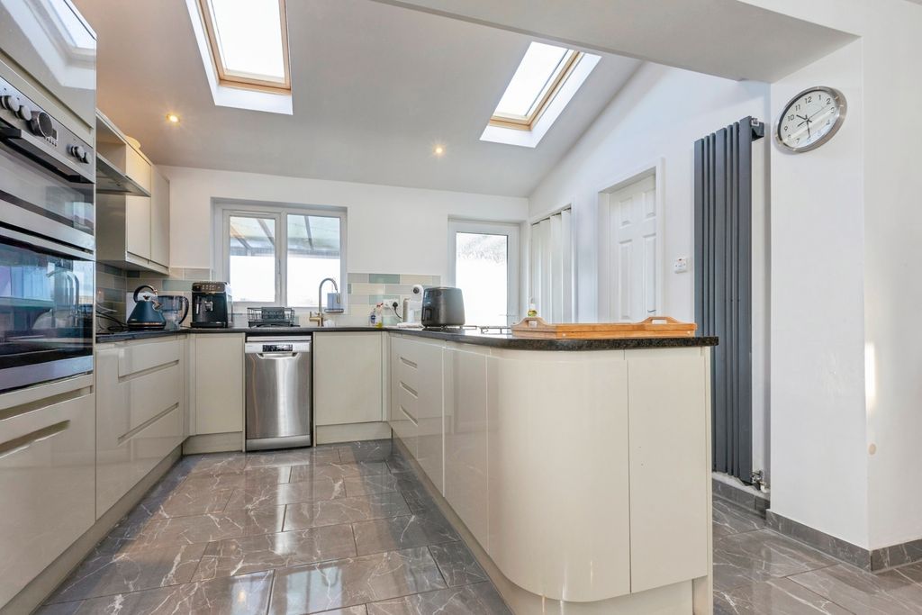 Property photo 2 of 19 Pbox-Img.Jpg