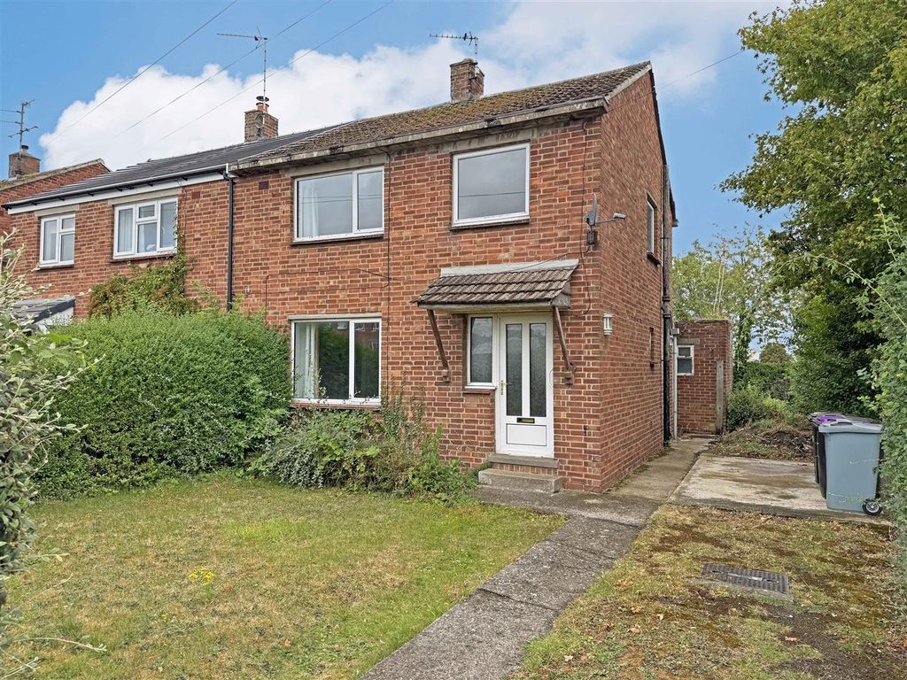 Property photo 1 of 12 Kesteven Road, Stamford