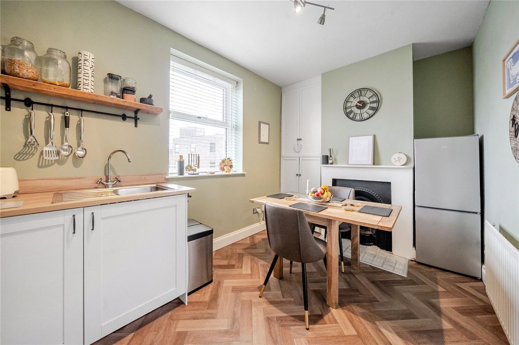 Property photo 3 of 13 Dining Kitchen