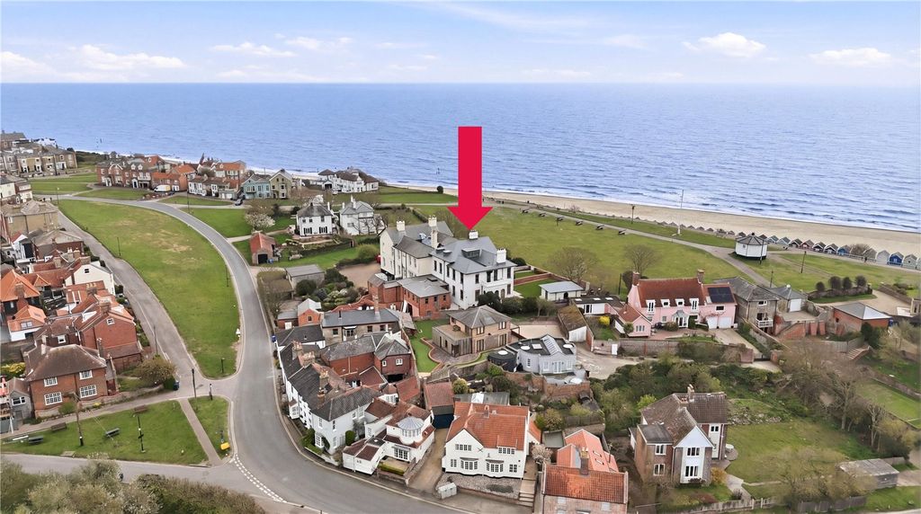 6 bed detached house for saleGun Hill, Southwold, Suffolk IP18