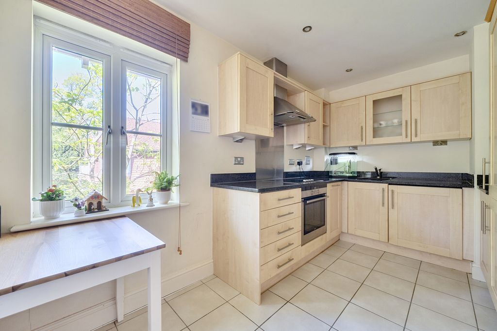 Property photo 3 of 26 1448921-10-69Eb6A...