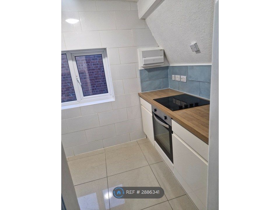 Property photo 1 of 8 Kitchen
