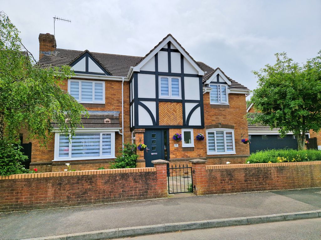 Property photo 2 of 39
