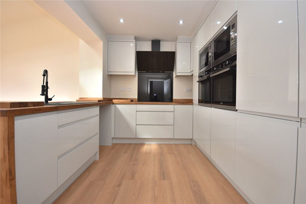 Property photo 3 of 21 Picture No. 26