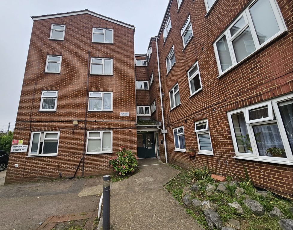 Property photo 1 of 8