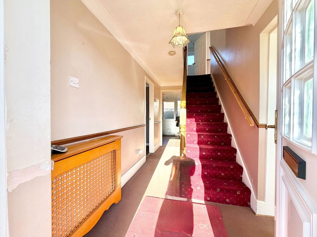 Property photo 3 of 33