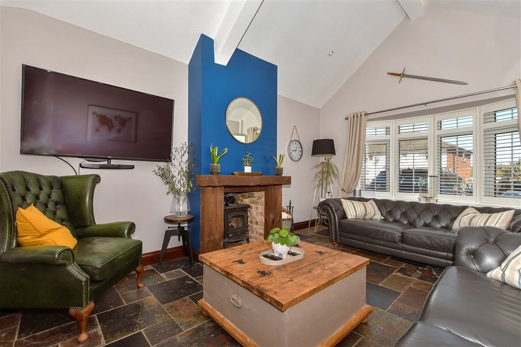 Property photo 1 of 9 Lounge