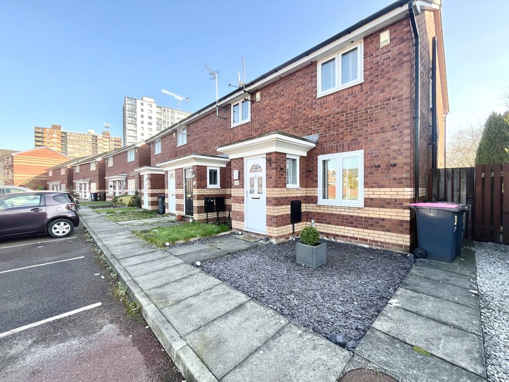 Property photo 1 of 14 Immaculately Presented Two Bedroom House