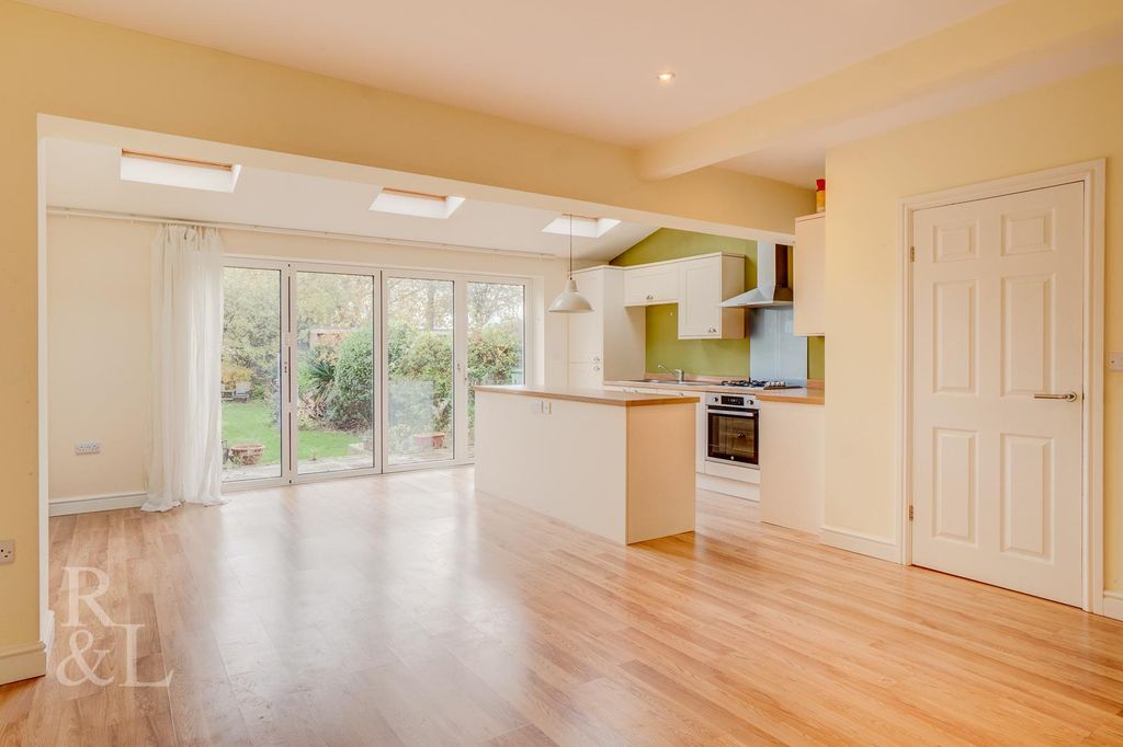 Property photo 2 of 21 Batched (12).Jpg