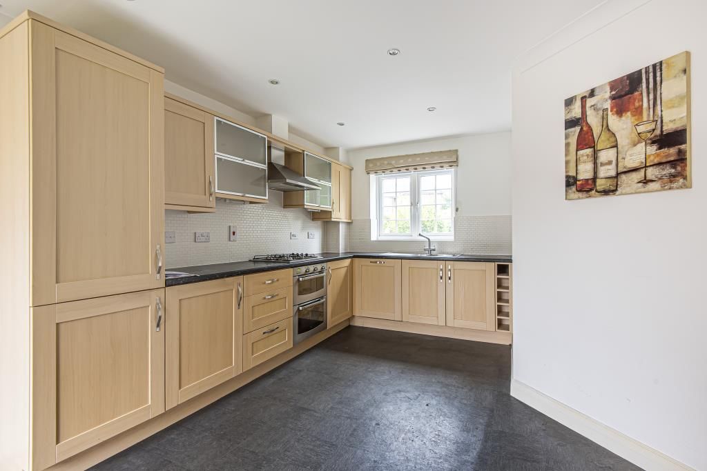 Property photo 2 of 10 Kitchen