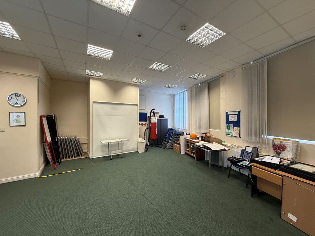 Property photo 3 of 12