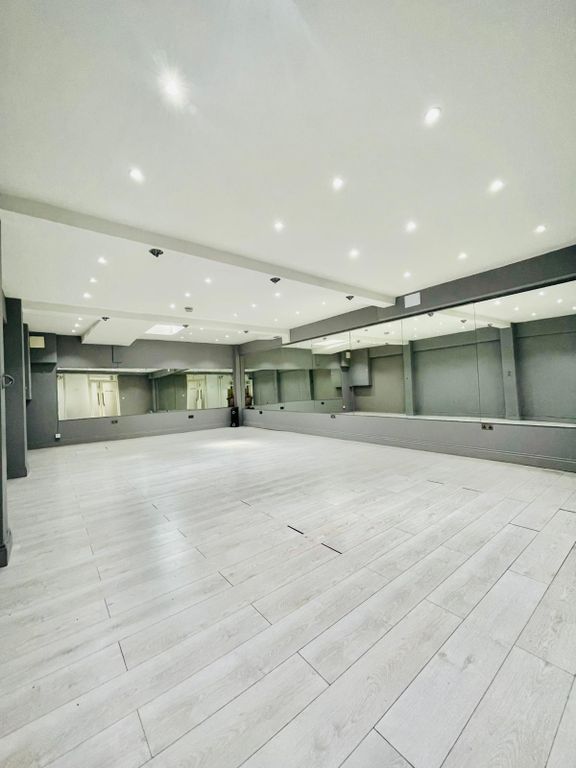 Property photo 1 of 7 Exceptional Fitness Studio / Gym (D2 Use) To Let Â€“ Prime Fulham Location, Sw6