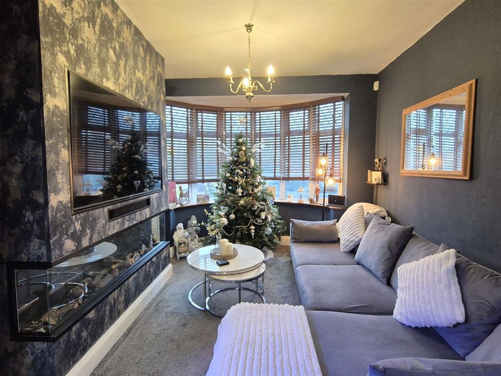 Property photo 2 of 14 Living Room