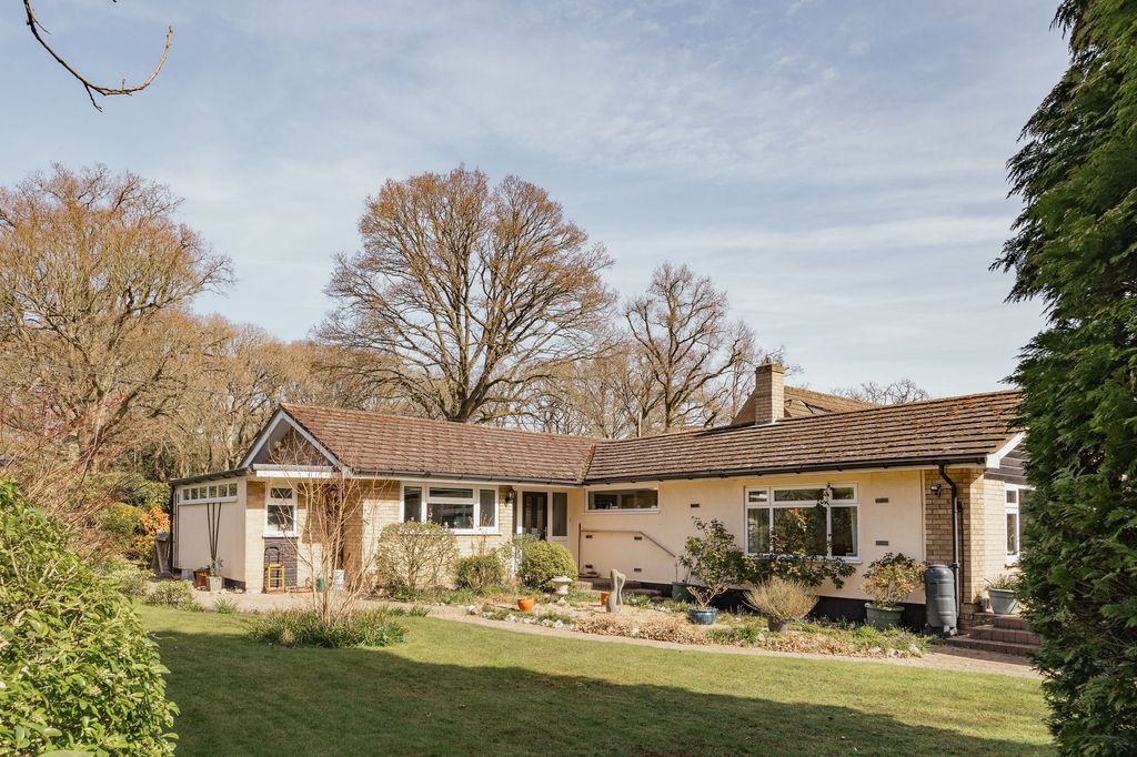 Property photo 1 of 18