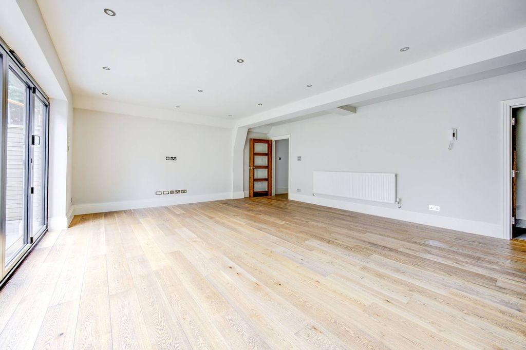 Property photo 3 of 24