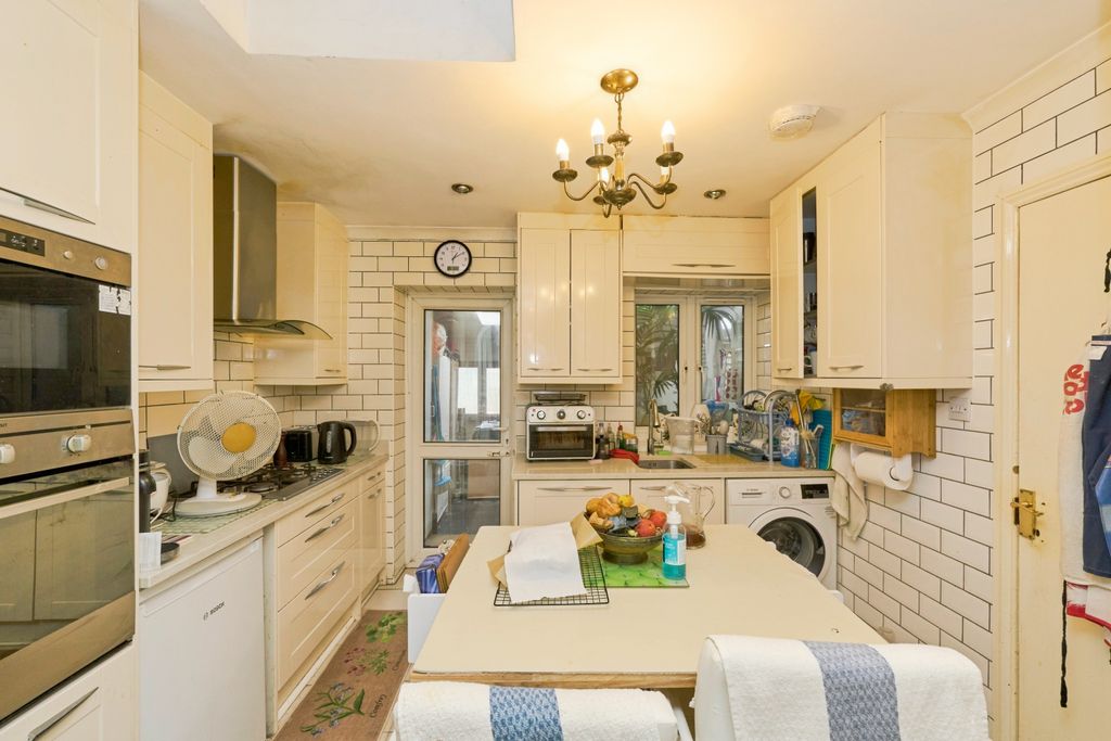 Property photo 3 of 40 1833133-02