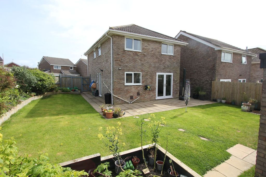 Property photo 2 of 31