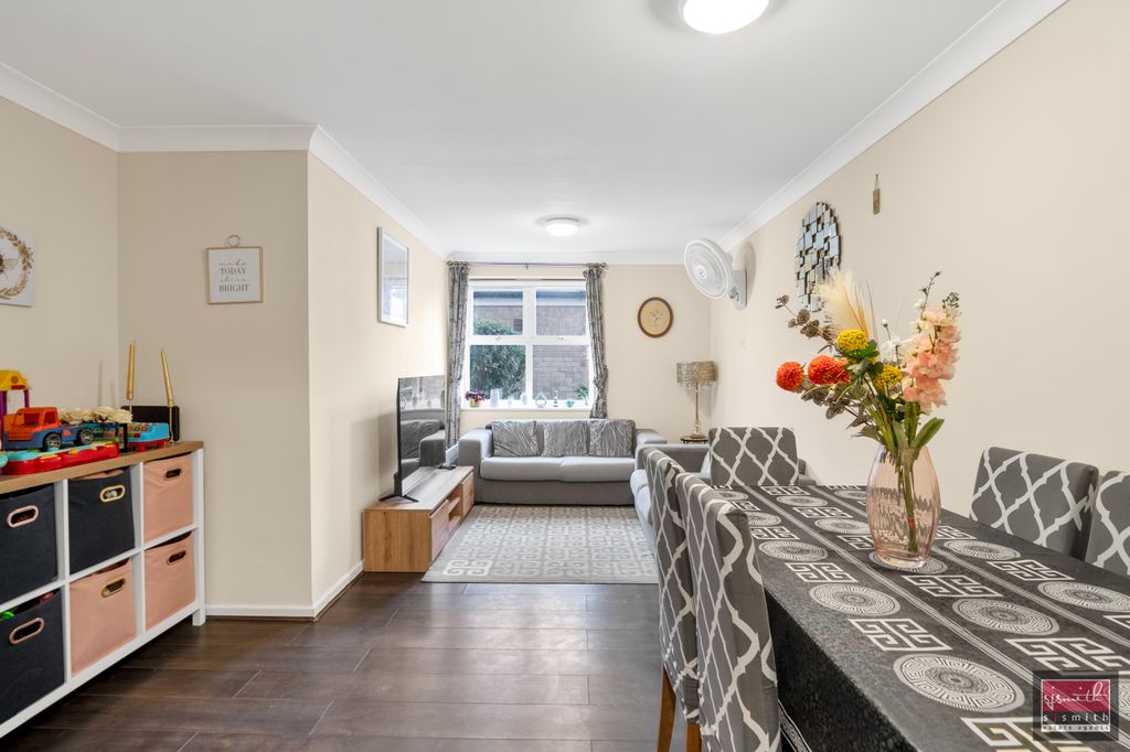 Property photo 2 of 12 Dsc00497