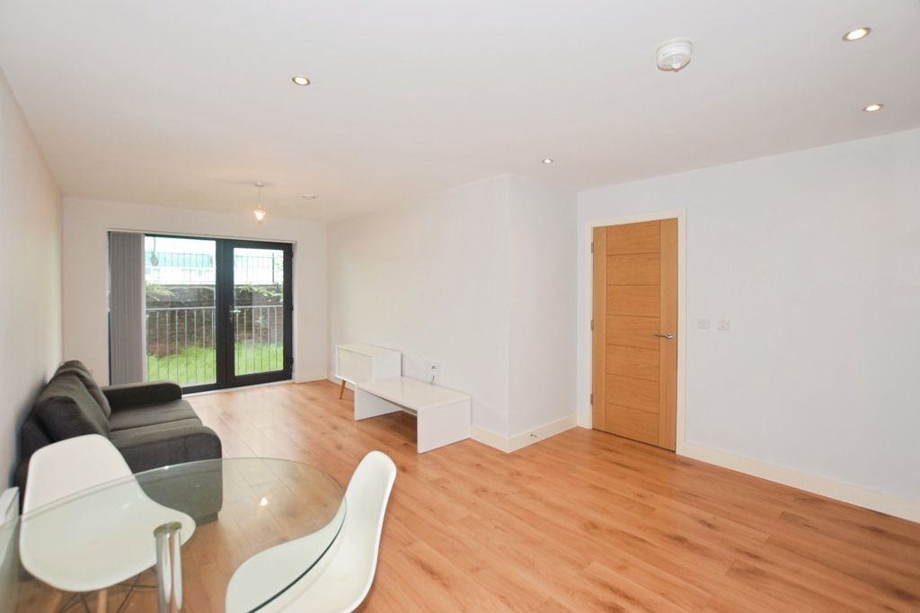 Property photo 3 of 13 Picture No. 16