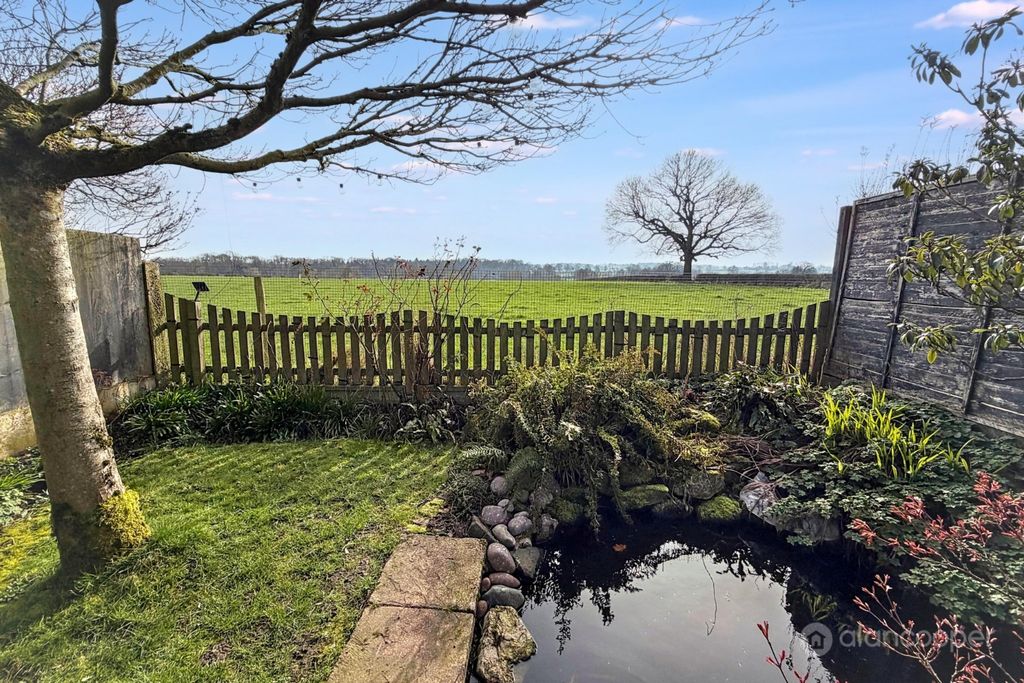 Property photo 2 of 31 4963493